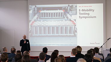 Discurso de abertura de Dr. Simon Vitzthum na inauguração do laboratório de ensaio de baterias da ZwickRoell