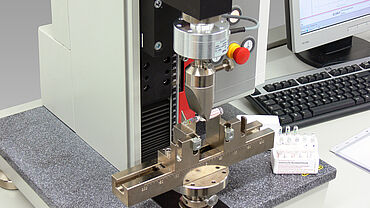 3-point Flexure Test on Snapoff Ampoules with Break Point