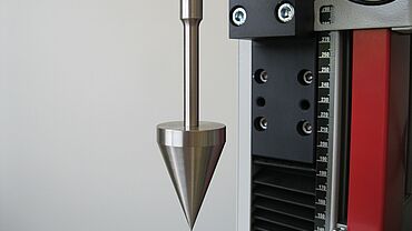 Prilagojena preskusna naprava - tlačna matrica v obliki stožca
